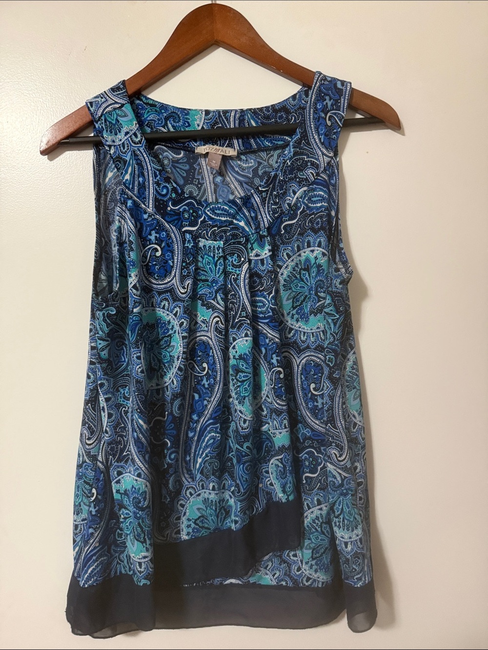 Roz & Ali Blue Paisley Sleeveless Chiffon Camisole